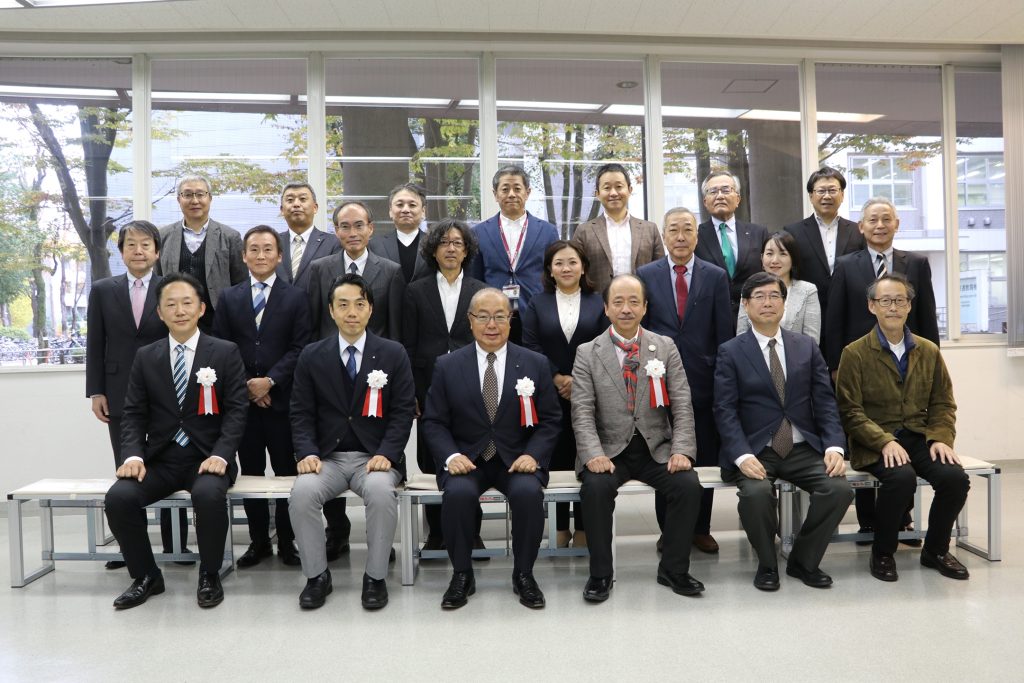 令和6年度「富山“Re-Design”ラボ」研究発表会・修了式を実施